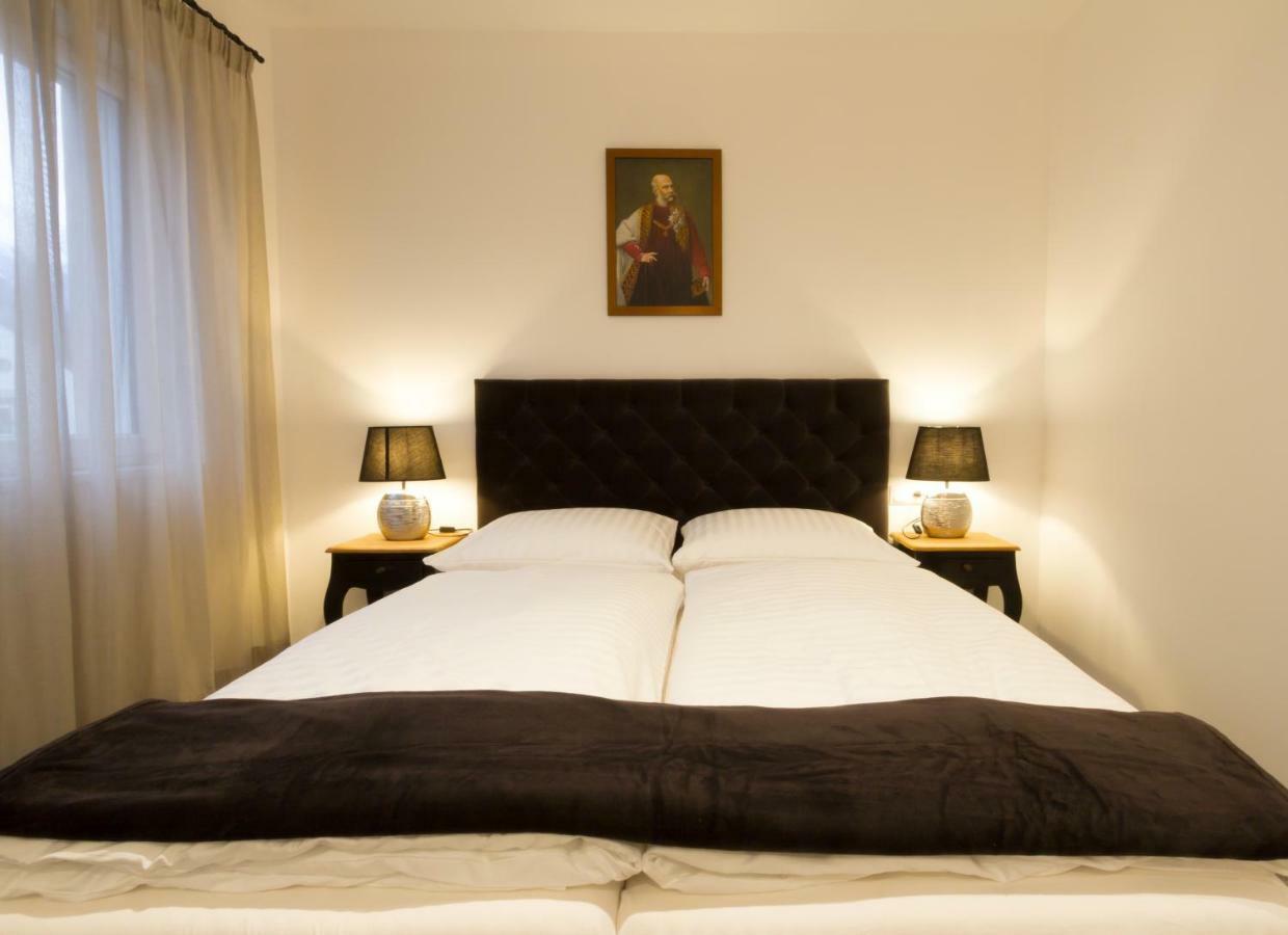 Apartments Sissi & Franz Merano Bagian luar foto